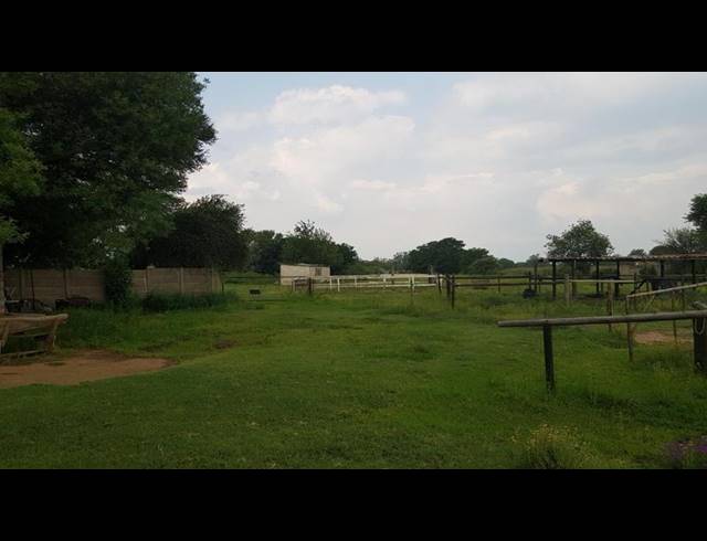FARM FOR SALE IN THEOVILLE